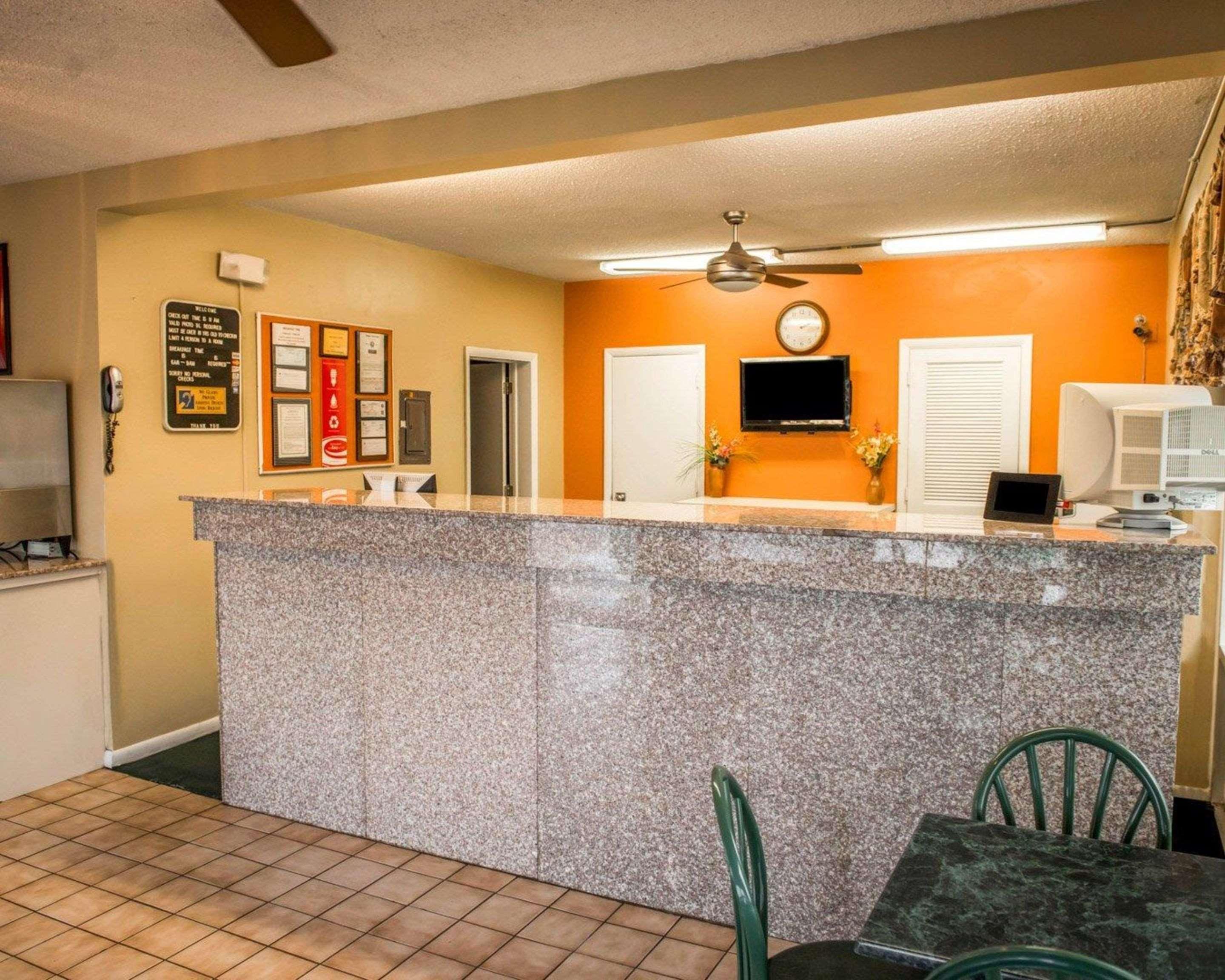 Econo Lodge Lake City-North Exterior photo